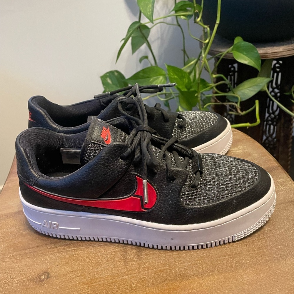 NIKE Wmns Air Force 1 Low Sage 'Valentine's Day" -  red broken heart swoosh